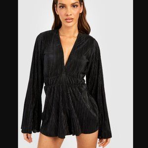 NWT BLACK PLISSE FLARE SLEEVE ROMPER